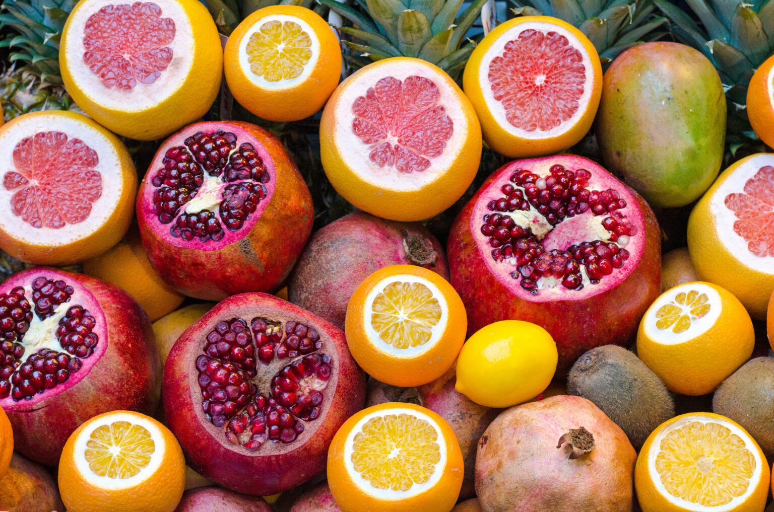 Pomegranate, oranges rich in folic acid